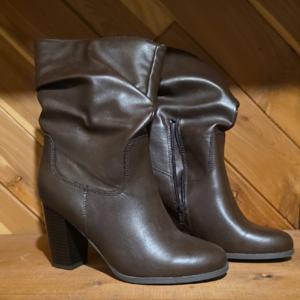 Brown Boots Size 7